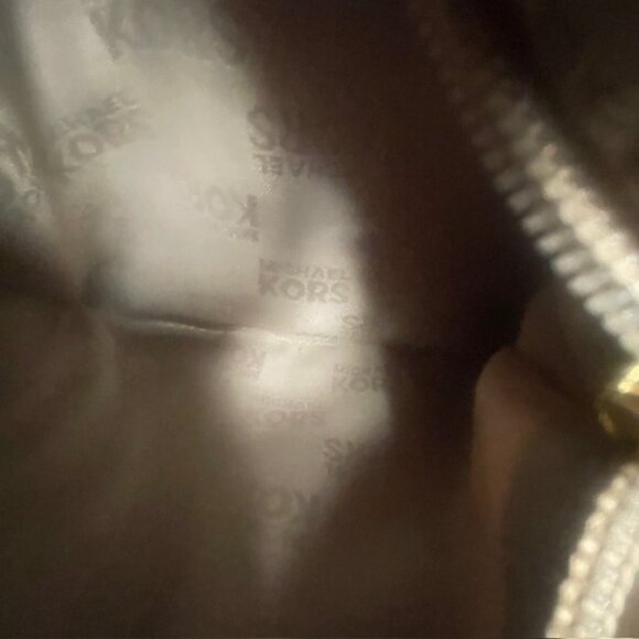 Michael Kors Bedford Tan Leather Flap Crossbody Bag - Adjustable Shoulder Strap - Picture 12 of 16